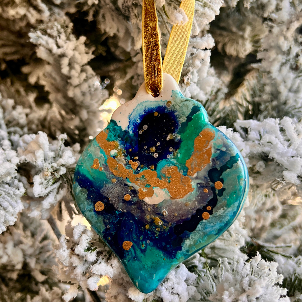 fluid ocean holiday ornament 
