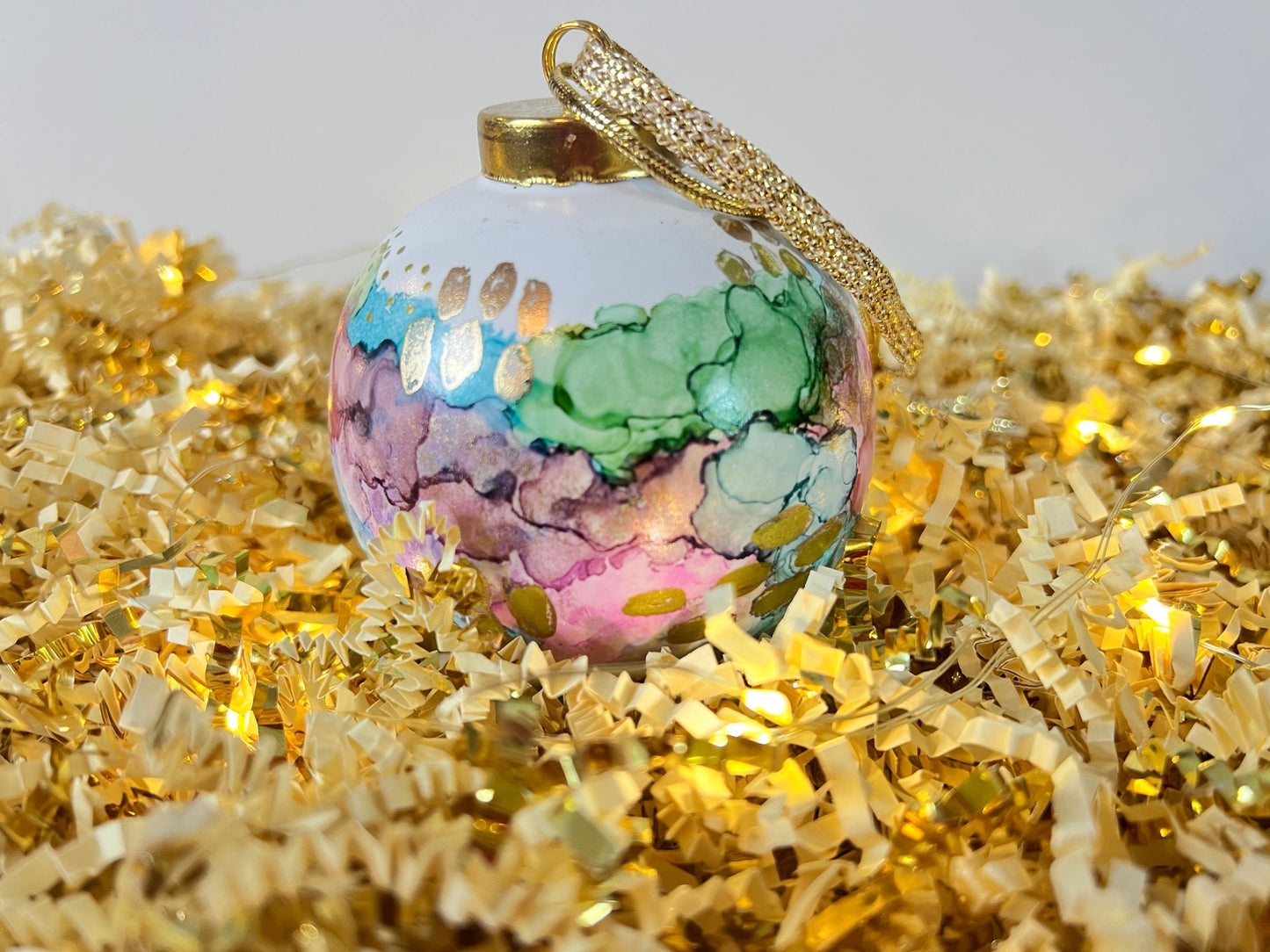 porcelain alcohol ink ornament {festive}