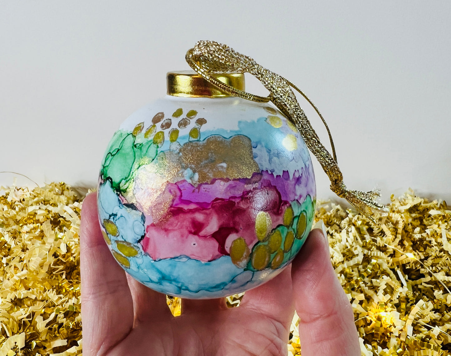 porcelain alcohol ink ornament {festive}