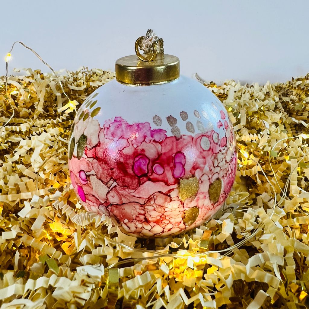 porcelain alcohol ink ornament {holly jolly}