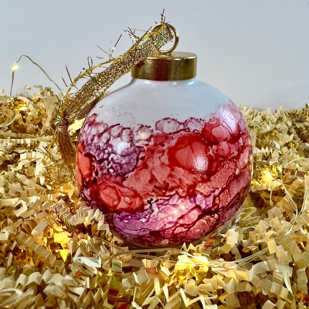 porcelain alcohol ink ornament {merry and bright}