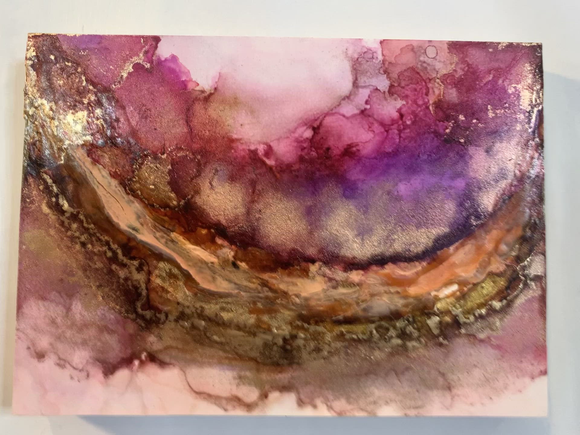 Cat Redmond Art – Inner Reflection | original thoughtful alcohol ink creation | modern abstract mindfulness-inspired painting | hand-painted introspective fluid composition